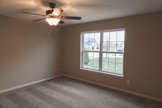 3620 Chardonnay Ct in Normal, IL - Building Photo - Building Photo