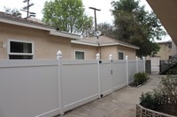 14854 Wyandotte St in Van Nuys, CA - Building Photo - Building Photo