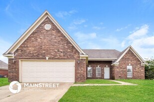 8878 Little House Cove in Southaven, MS - Building Photo