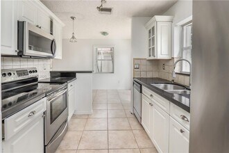 17165 NW 13th St in Pembroke Pines, FL - Building Photo - Building Photo