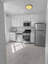 1-50 Greenway Terrace in Queens, NY - Building Photo