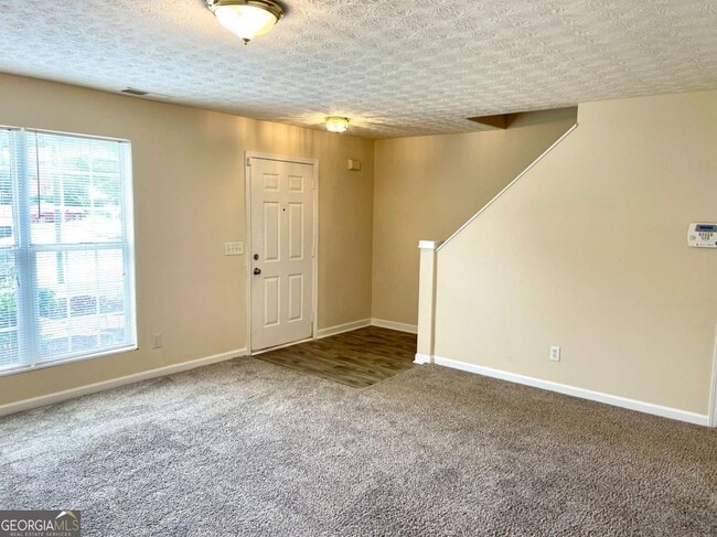 5745 Strathmoor Manor Cir in Lithonia, GA - Building Photo - Building Photo