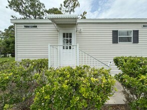19237 Cedar Crest Ct in North Fort Myers, FL - Building Photo - Building Photo
