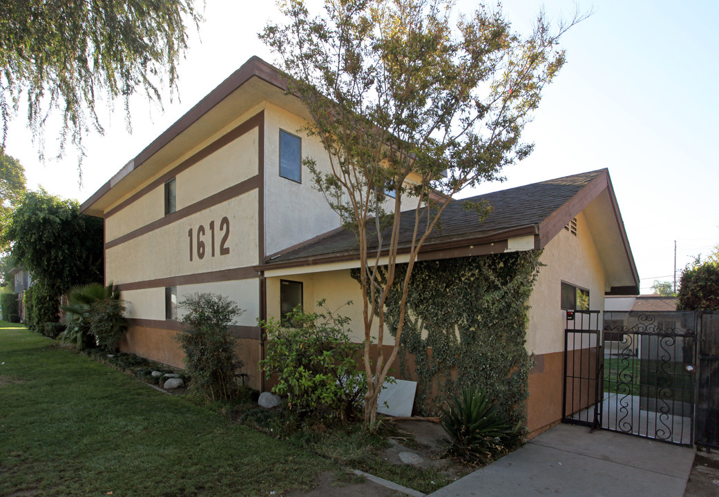 1612 W Juno Ave in Anaheim, CA - Building Photo