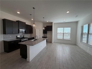 211 Kristen Ln in Centerton, AR - Building Photo - Building Photo