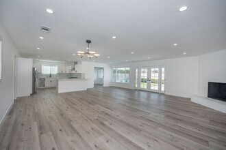 1406 Mariners Dr in Newport Beach, CA - Building Photo - Building Photo