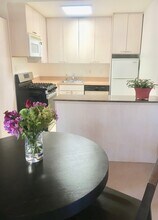 5932 Soledad Mountain Rd in La Jolla, CA - Building Photo - Building Photo