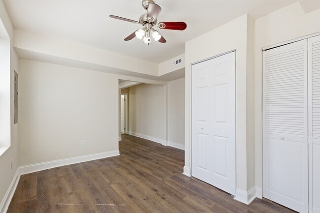 property at 910 N Arlington Ave