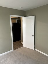7112 Drury Ln, Unit 1st fl in Maplewood, MO - Foto de edificio - Building Photo