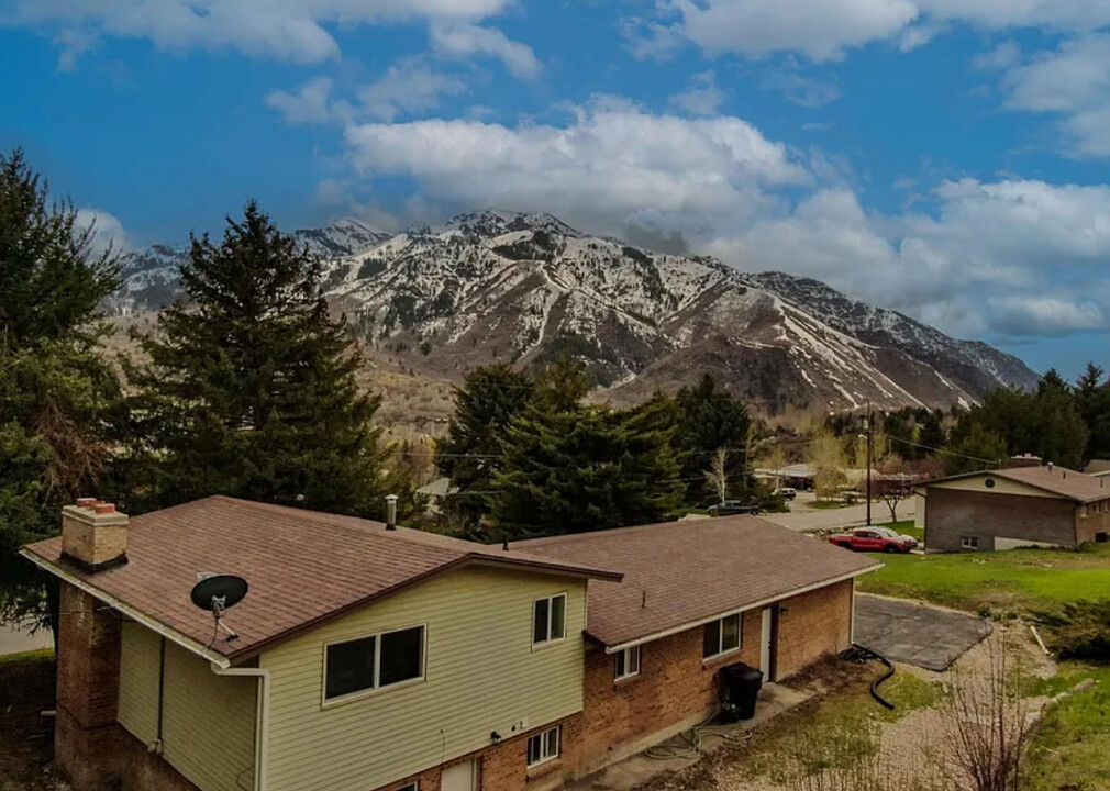 5774 W Poll Dr in Morgan, UT - Building Photo