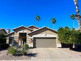 17040 N 43rd Pl in Phoenix, AZ - Building Photo