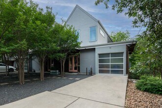 1302 S 5th St in Austin, TX - Building Photo - Building Photo