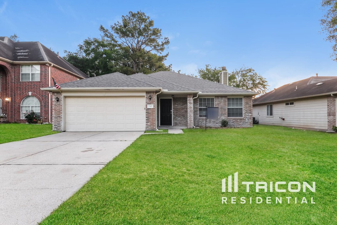 25402 Holyoke Ln in Spring, TX - Building Photo