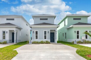 412 NW 13th Ave in Boynton Beach, FL - Building Photo