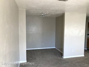 1319 Airport Dr in Tallahassee, FL - Building Photo - Building Photo