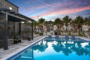 District West in Orlando, FL - Building Photo