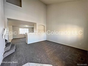 5377 S Ukraine Way in Aurora, CO - Building Photo - Building Photo