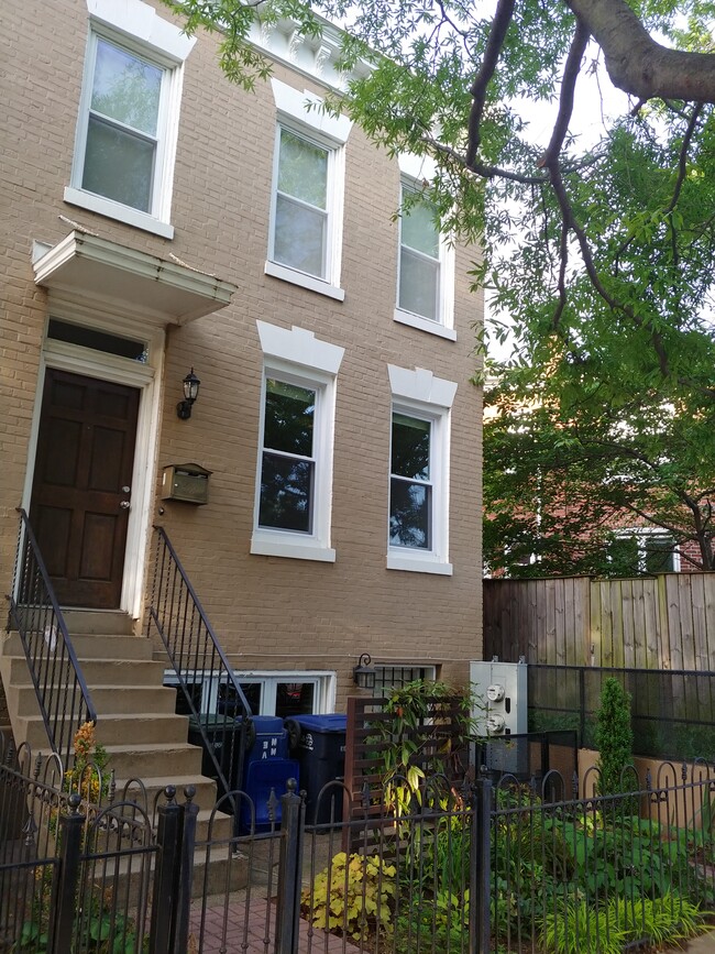 property at 1354 Pennsylvania Ave SE