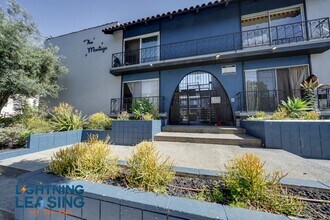328 W Queen St in Inglewood, CA - Building Photo - Building Photo