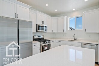 140 Lavalle in Sandy, UT - Building Photo - Building Photo