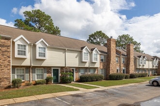 Windsor Place in Mobile, AL - Building Photo - Building Photo