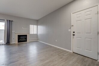 855 N Stephanie St in Henderson, NV - Building Photo - Building Photo