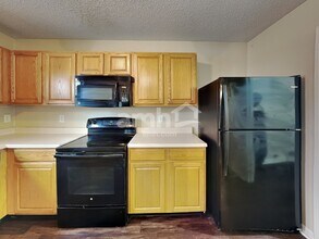 1281 Rosemary Ct in Greenfield, IN - Building Photo - Building Photo