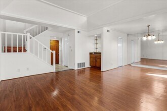 20651 Roscoe Blvd in Los Angeles, CA - Building Photo - Building Photo