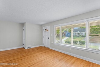 3305 Eagle Pass in Louisville, KY - Building Photo - Building Photo