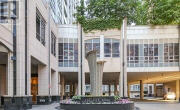 763 Bay St. in Toronto, ON - Building Photo - Building Photo