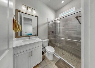 5407 Del Coronado Dr in Apollo Beach, FL - Building Photo - Building Photo