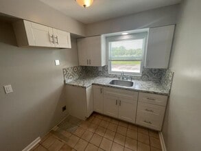 3427 W Main St in Mims, FL - Building Photo - Building Photo