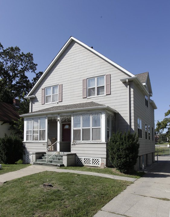 818 S 27th St in Omaha, NE - Foto de edificio