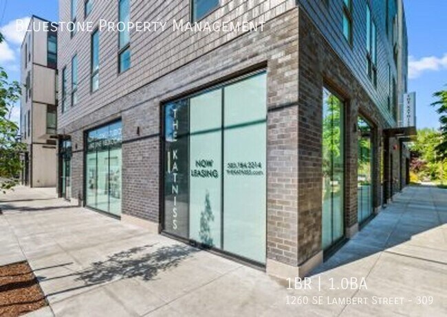 1260 SE Lambert St in Portland, OR - Building Photo - Building Photo