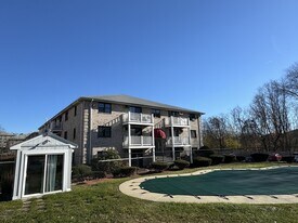 8 Kenmar Dr in Billerica, MA - Building Photo