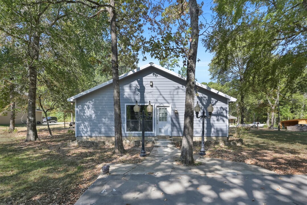 15876 Pecan Dr in Montgomery, TX - Building Photo