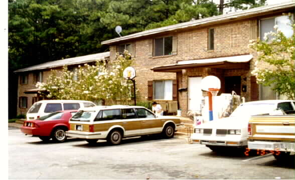 1650 Spring Rd SE in Smyrna, GA - Building Photo