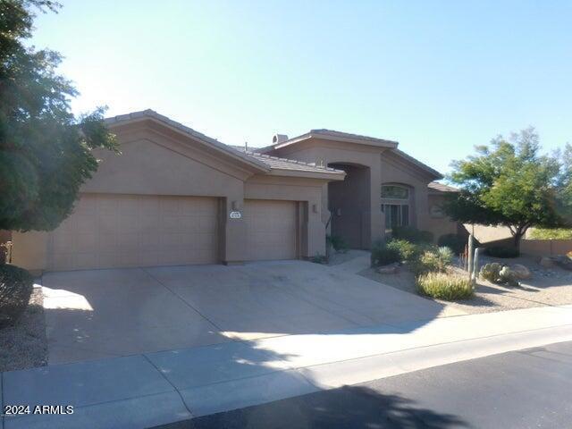 10705 E Acoma Dr in Scottsdale, AZ - Foto de edificio