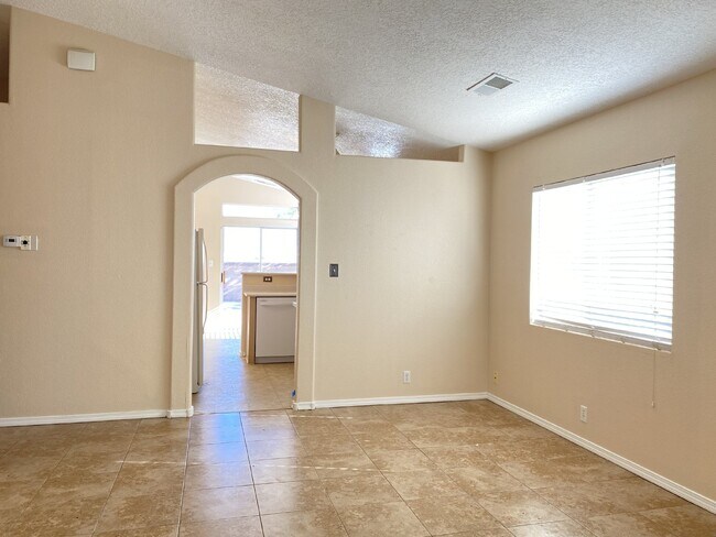 7016 Skylar Dr NE in Rio Rancho, NM - Building Photo - Building Photo