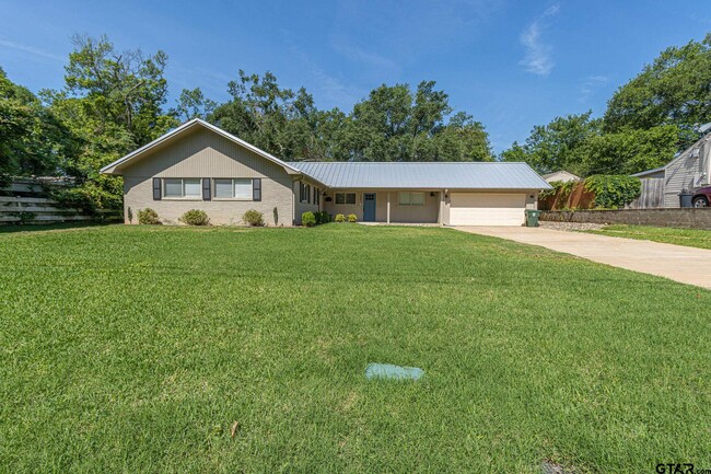 property at 3225 S Donnybrook Ave