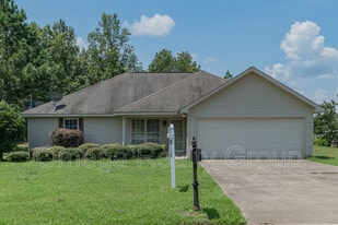 13865 Roanoke Dr in Cottondale, AL - Building Photo
