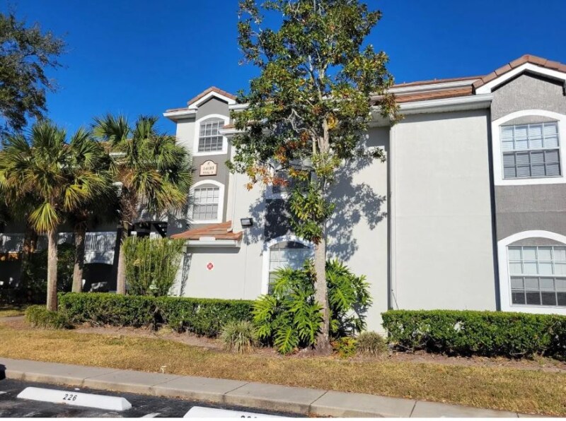 14037 Fairway Island Dr in Orlando, FL - Building Photo
