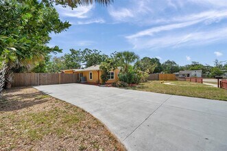1111 32nd St N in St. Petersburg, FL - Building Photo - Building Photo