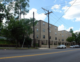 Eastern Plaza Condominiums in Washington, DC - Building Photo - Building Photo