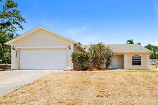 10449 Lake Hasson Cir in Clermont, FL - Building Photo