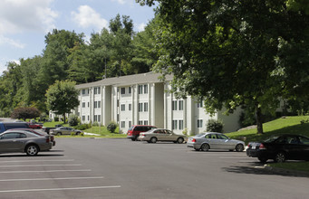 Woodlands at Bristol Apartments in Bristol, VA - Building Photo - Building Photo