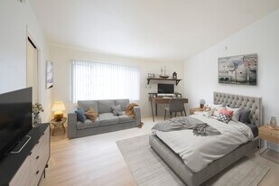 669 Levering Ave in Los Angeles, CA - Building Photo