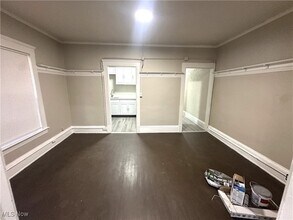 3074 W 25th St, Unit 2 in Cleveland, OH - Building Photo - Building Photo