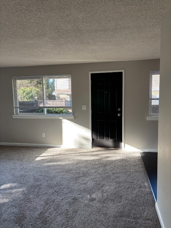 1620 Kent Des Moines Rd, Unit A in Seattle, WA - Foto de edificio - Building Photo