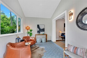 1045 NE 84th St in Miami, FL - Building Photo - Building Photo